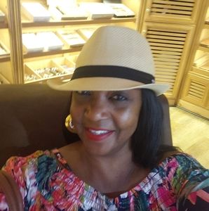 Meet your Posher, Debra